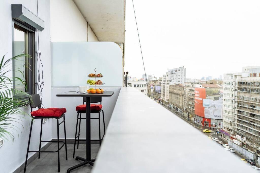 Amazing City View - Terrace+Netflix - City Center Bukares Bagian luar foto