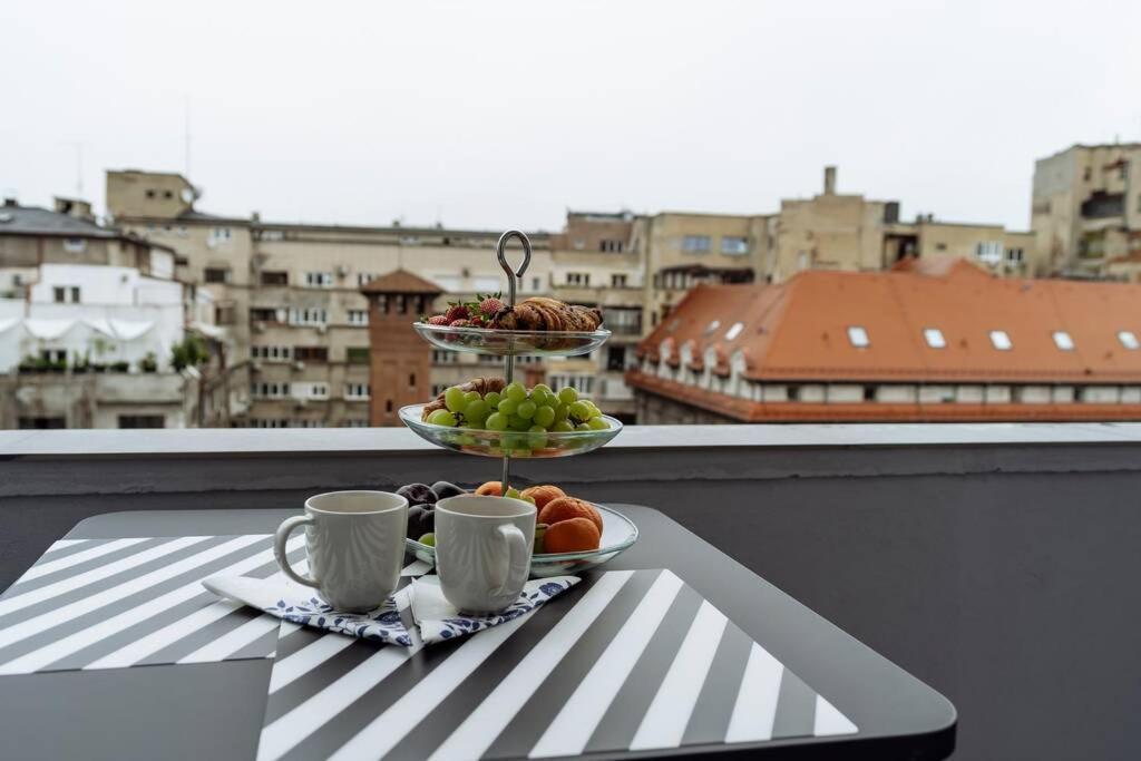Amazing City View - Terrace+Netflix - City Center Bukares Bagian luar foto