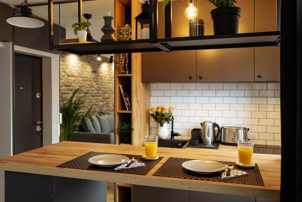Amazing City View - Terrace+Netflix - City Center Bukares Bagian luar foto